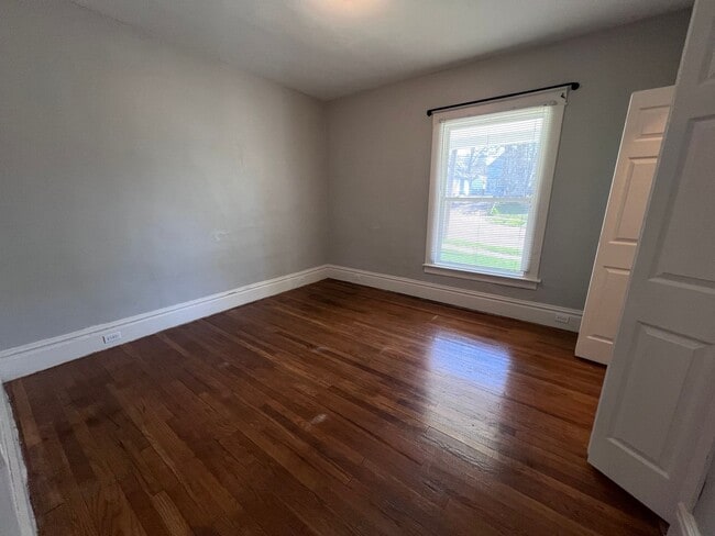 Building Photo - Updated 4-Bedroom Home!