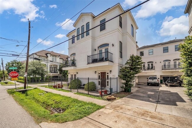 Building Photo - 5501 Petty St