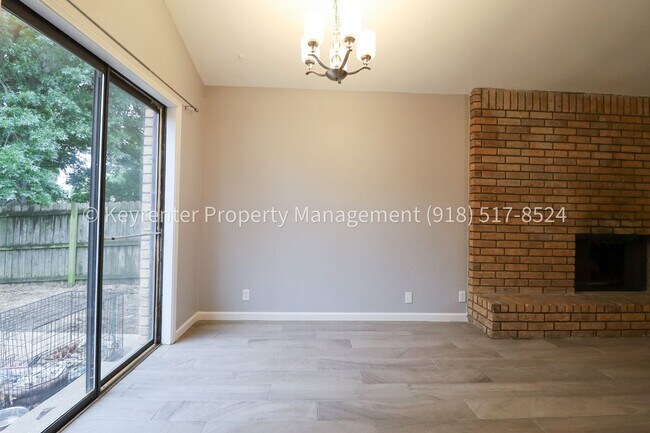 Building Photo - 3 Bedroom Gem in Union Schools! Available for Immediate Move In!