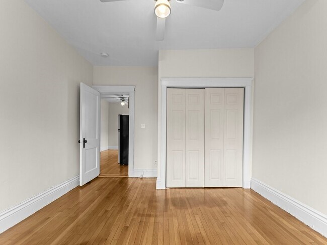 Building Photo - 35 Queensberry St