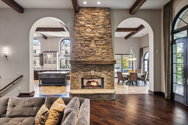 Building Photo - 493 Hazel Ave