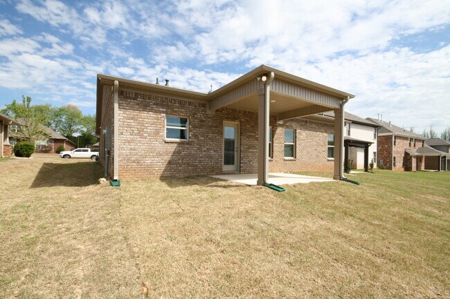 Building Photo - 7921 Gabriela Dr NW