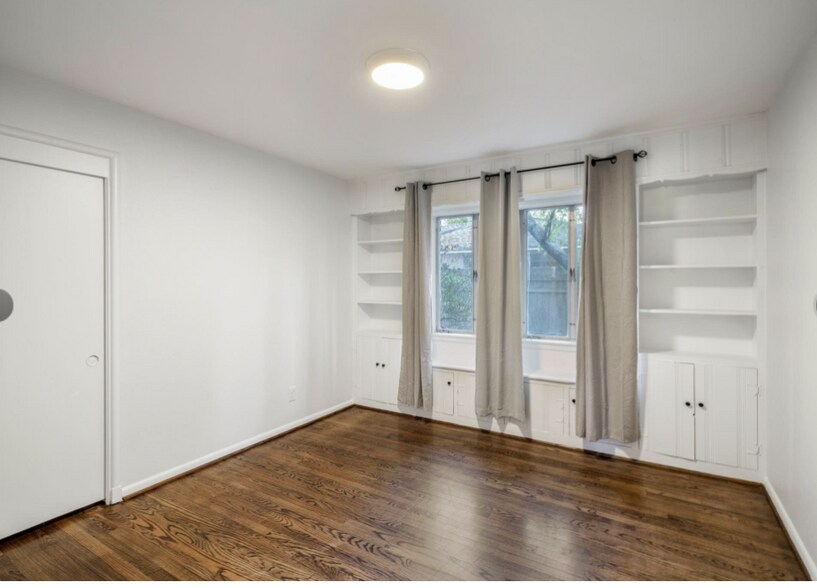 Building Photo - 3106 Prescott St