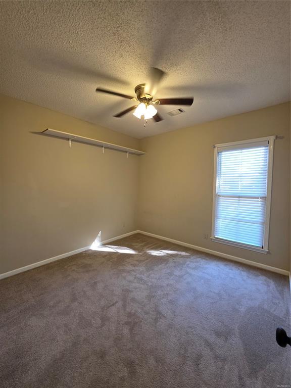 Building Photo - 2230 Kingsbury Dr