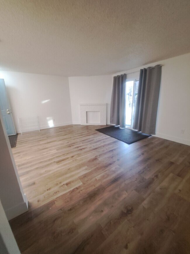 Building Photo - AR6290