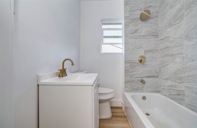 Building Photo - 408 Randall St