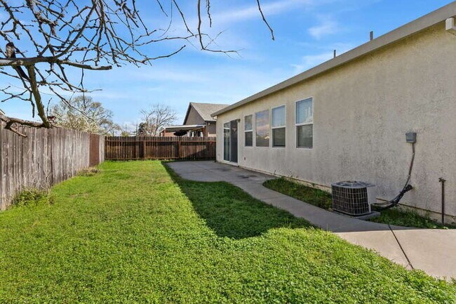 Building Photo - 7991 Springarden Wy