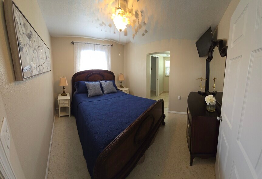Building Photo - 2019 46th Street Ct E