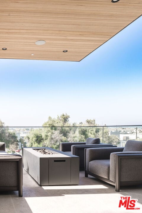 Building Photo - 606 N Ardmore Ave