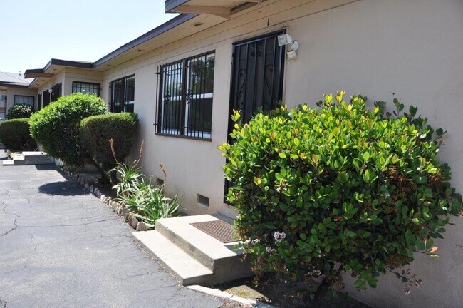 Building Photo - 1316 Centinela Ave