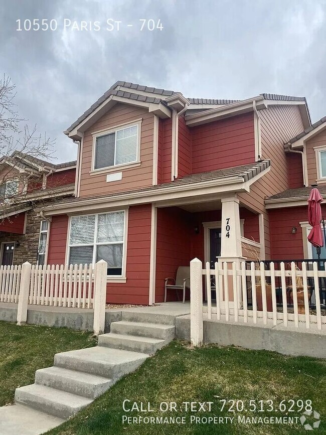 Building Photo - Spacious Two Bedroom Townhome