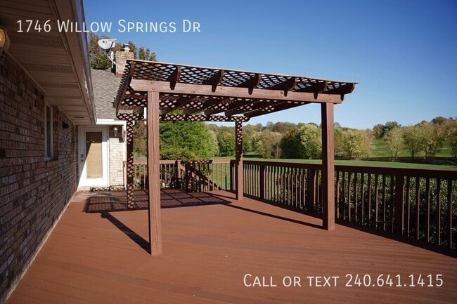 Building Photo - 1746 Willow Springs Dr