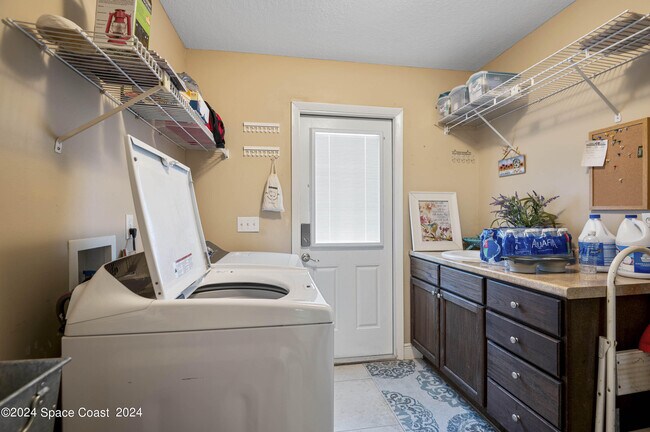 Building Photo - 3605 Valkaria Rd