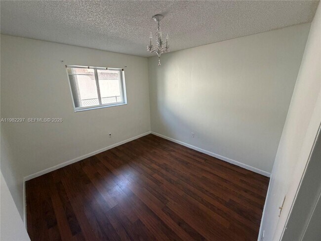 Building Photo - 6895 Loch Ness Dr