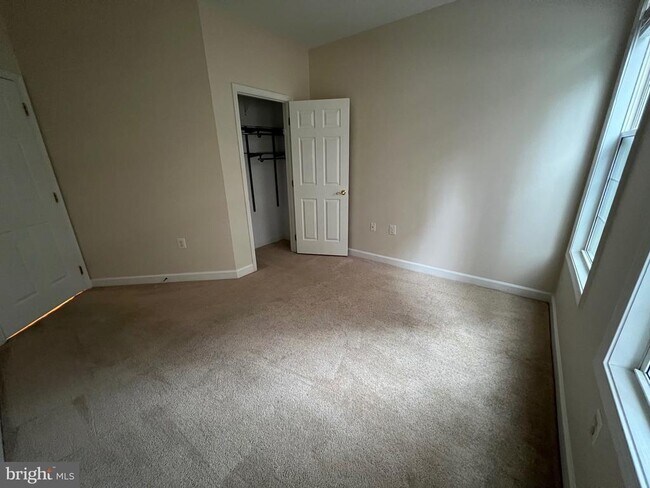 Building Photo - 1320 N Wayne St