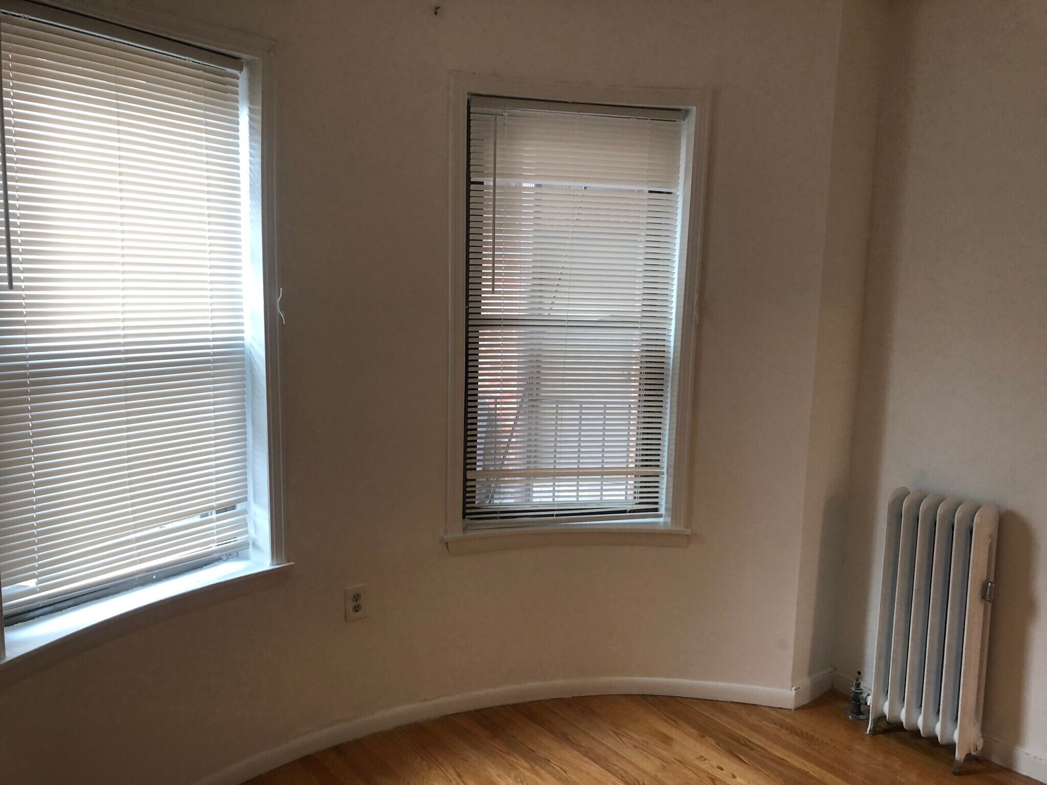 Building Photo - 1706 Commonwealth