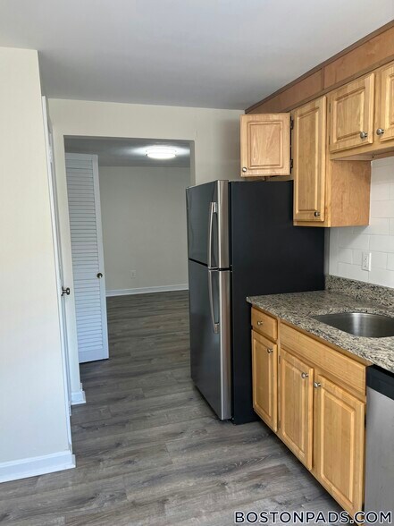 Building Photo - 10 Totman Dr