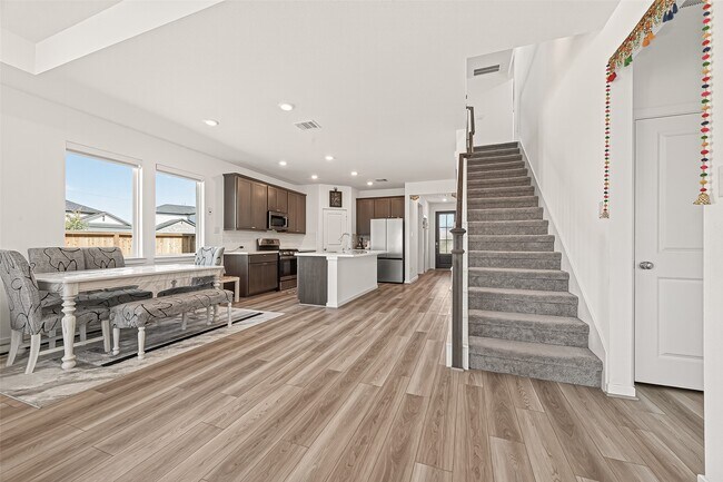 Building Photo - 9747 Pettus Crk Dr