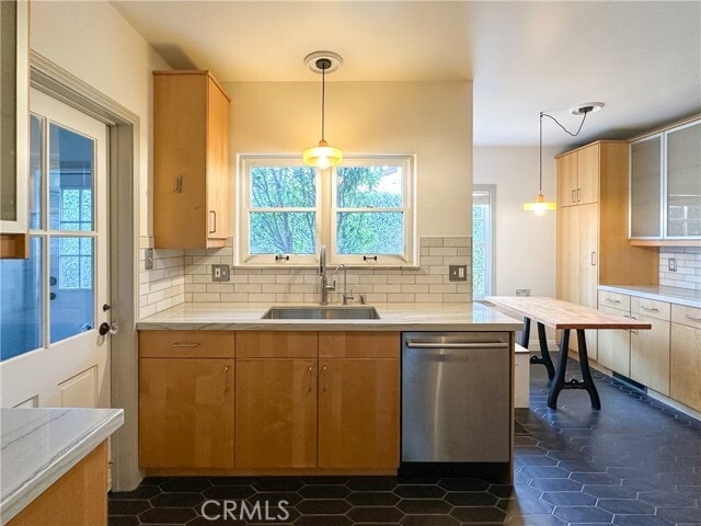 Building Photo - 2315 N Flower St