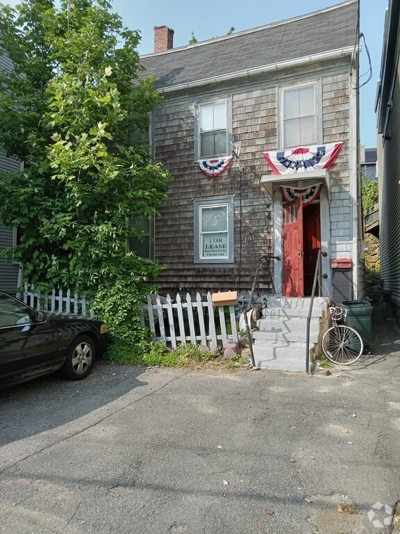 Building Photo - 21 Mugford St