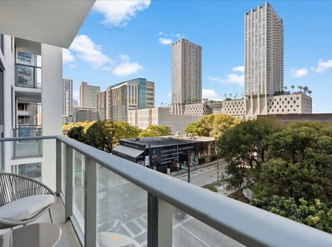 Building Photo - 11 NE 6th St