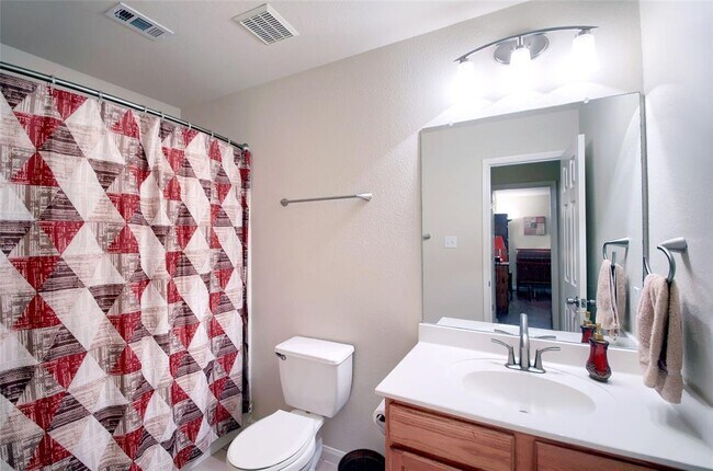 Building Photo - 1519 Hawk Dr