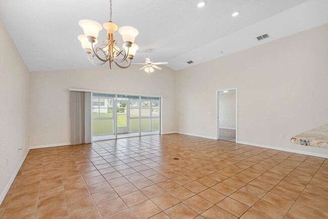 Building Photo - Exquisite Huntington Hills Golf and Countr...