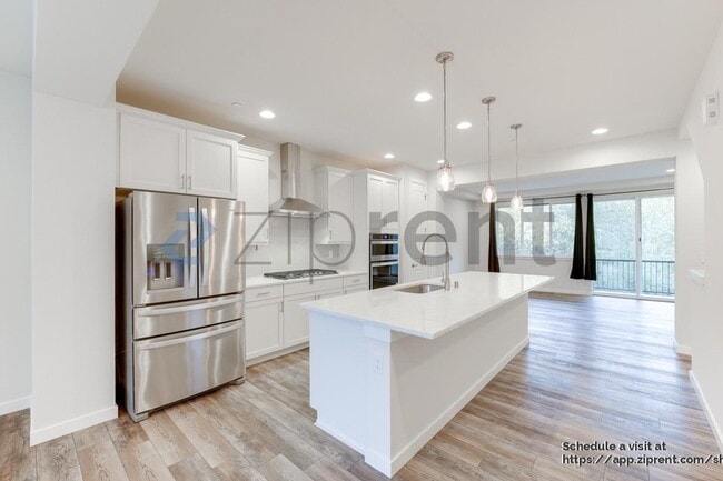 Building Photo - 23831 5th Ave SE