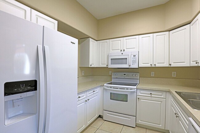 Building Photo - Villas at Venezia 4160-202