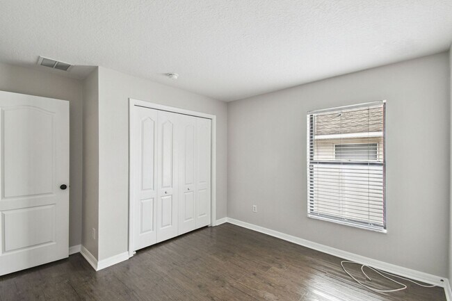 Building Photo - Charming 3-bedroom + 2-Bathroom Home in the heart of Leesburg