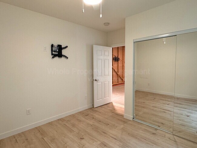 Building Photo - 6771 Larsh Dr