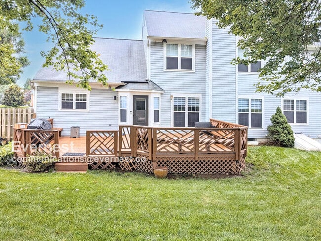 Building Photo - 920 Lake Front Dr