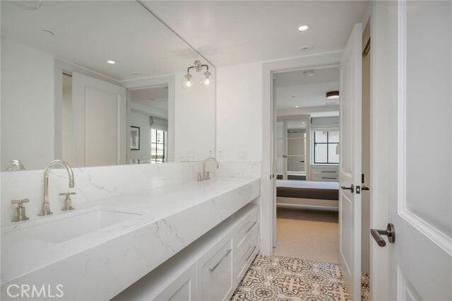 Building Photo - 2903 Manhattan Ave