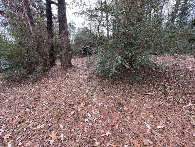 Building Photo - 2 Woodcliff Cir