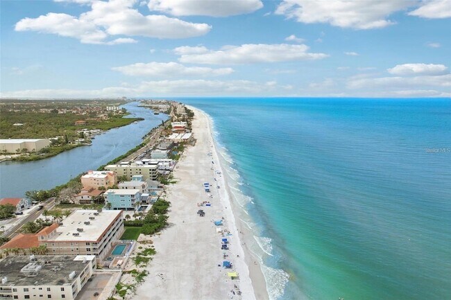 Building Photo - 14800 Walsingham Rd