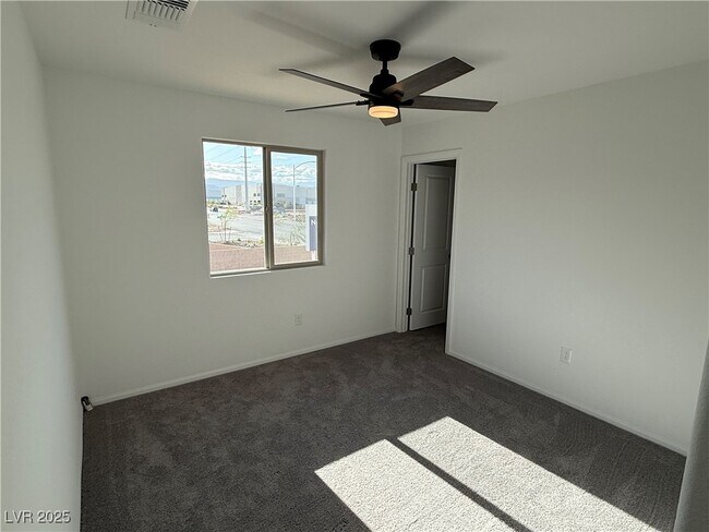Building Photo - 7562 Quail Rock Ave