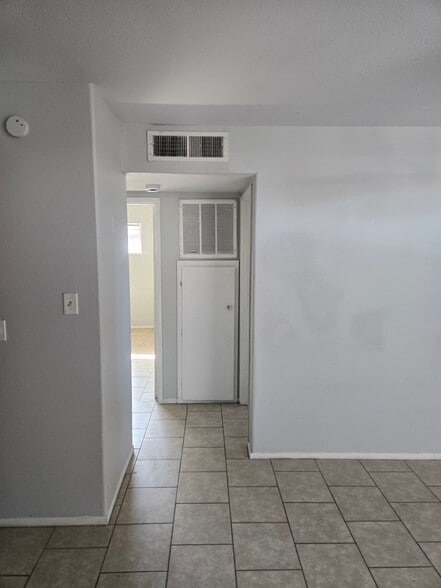 Building Photo - 3853 Soda Springs Dr