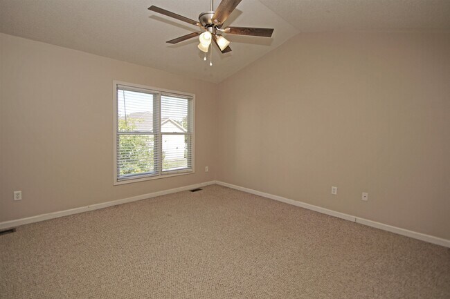 Building Photo - 760 Camelot Ln