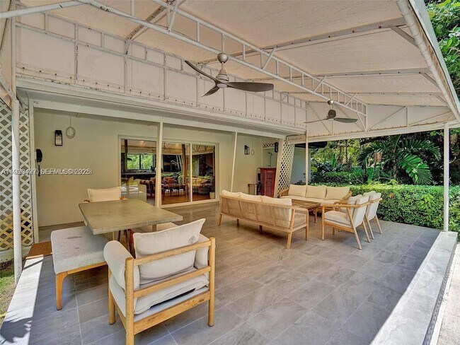 Building Photo - 5705 SW 60th Ave