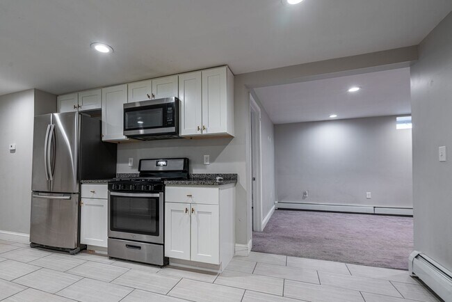 Building Photo - 295 Huxley Ave