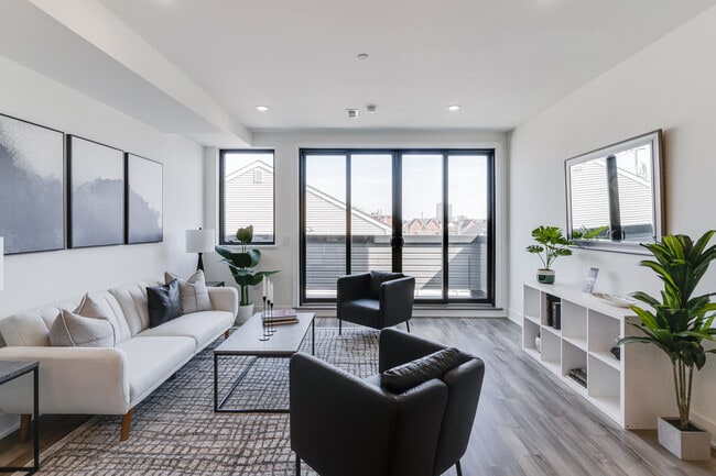 Building Photo - 2603 E Boston St