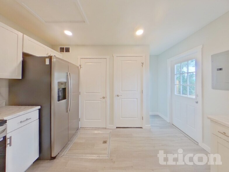 Building Photo - 1224 Norwood Ave