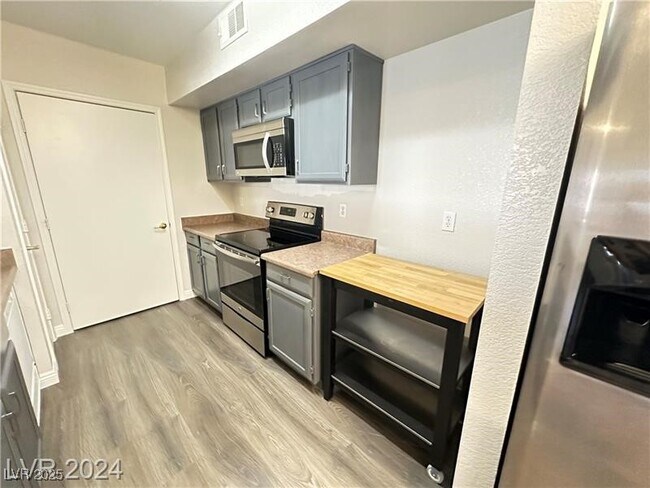 Building Photo - 6650 W Warm Springs Rd