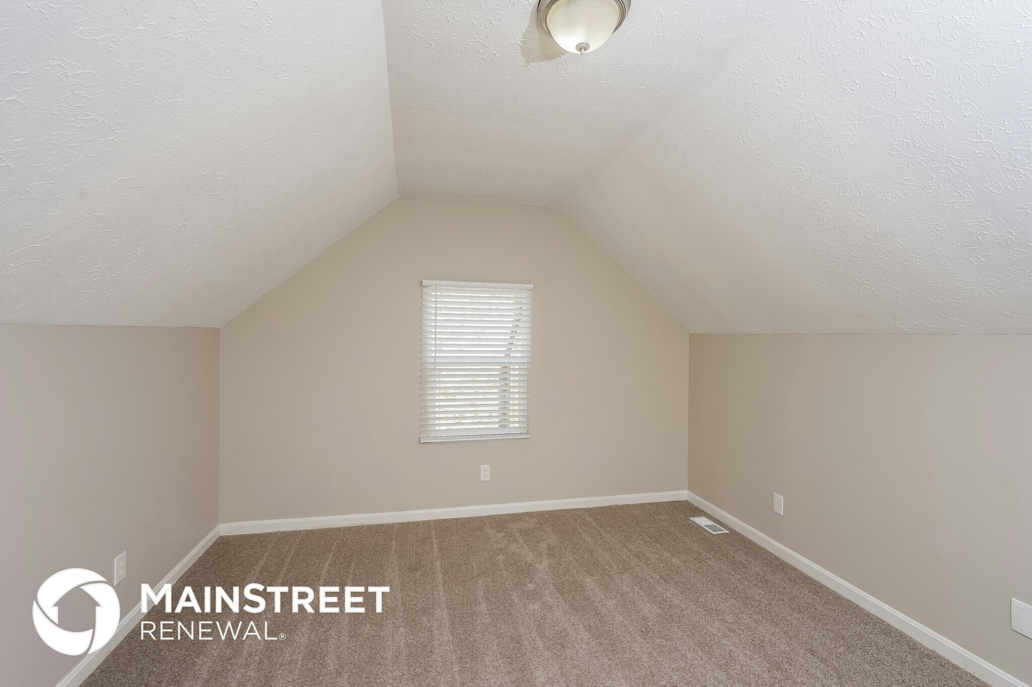 Building Photo - 6605 Six Mile Ln