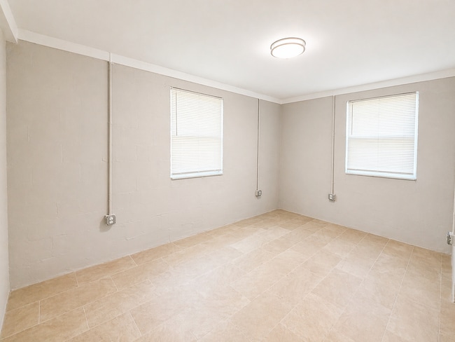 Building Photo - Modern Duplex Living Minutes from Downtown