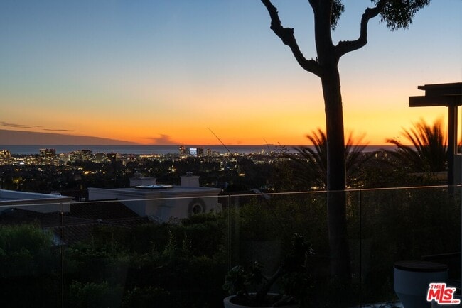 Building Photo - 9894 Beverly Grove Dr