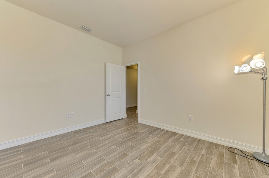Building Photo - 4400 Conchfish Ln