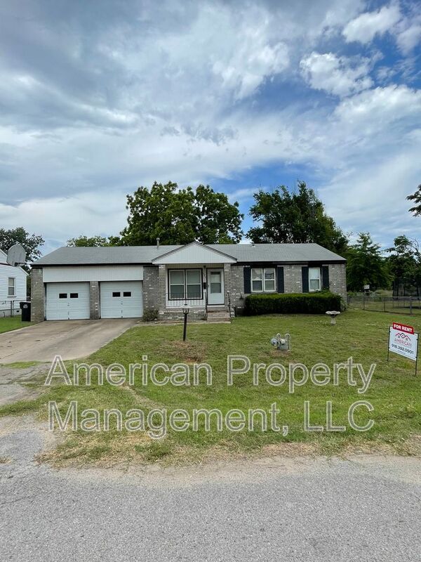 Building Photo - 523 E Duncan St