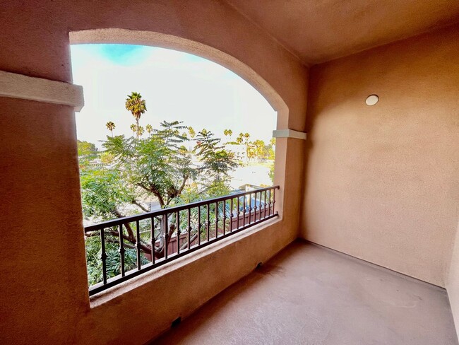 Building Photo - Perfect 3B/3BA, 3 Story Home in Chula Vista!