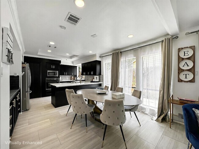Building Photo - 2358 Binley Dr